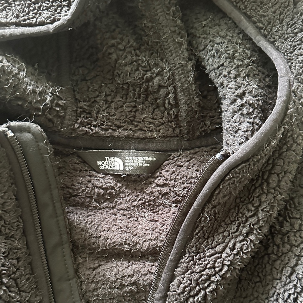 The North Face Women’s Sherpa Hoodie Pullover - Picture 4 of 8
